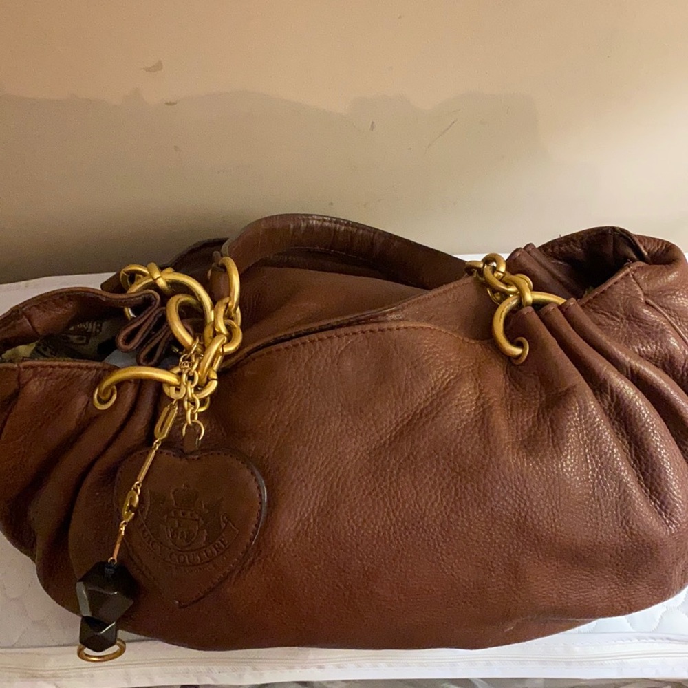 Lovely leather bag with gold hardware